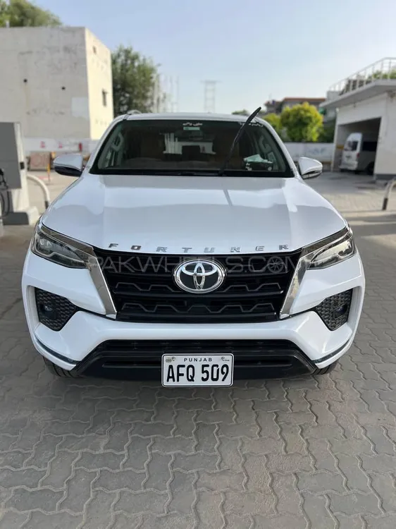 Toyota Fortuner 2021 for Sale in Wah cantt Toyota Fortuner 2021 for Sale in Wah cantt Image-1