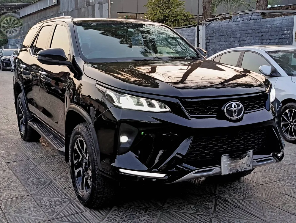 Toyota Fortuner 2018 for Sale in Islamabad Image-1