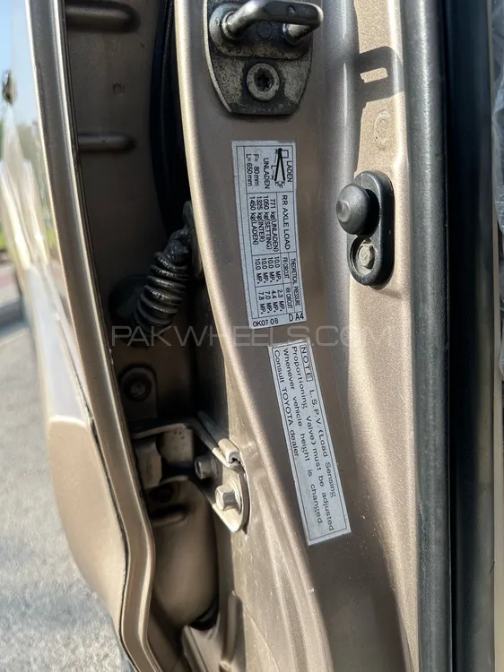 Toyota Hilux 2005 for Sale in Lahore Toyota Hilux 2005 for Sale in Lahore Image-7