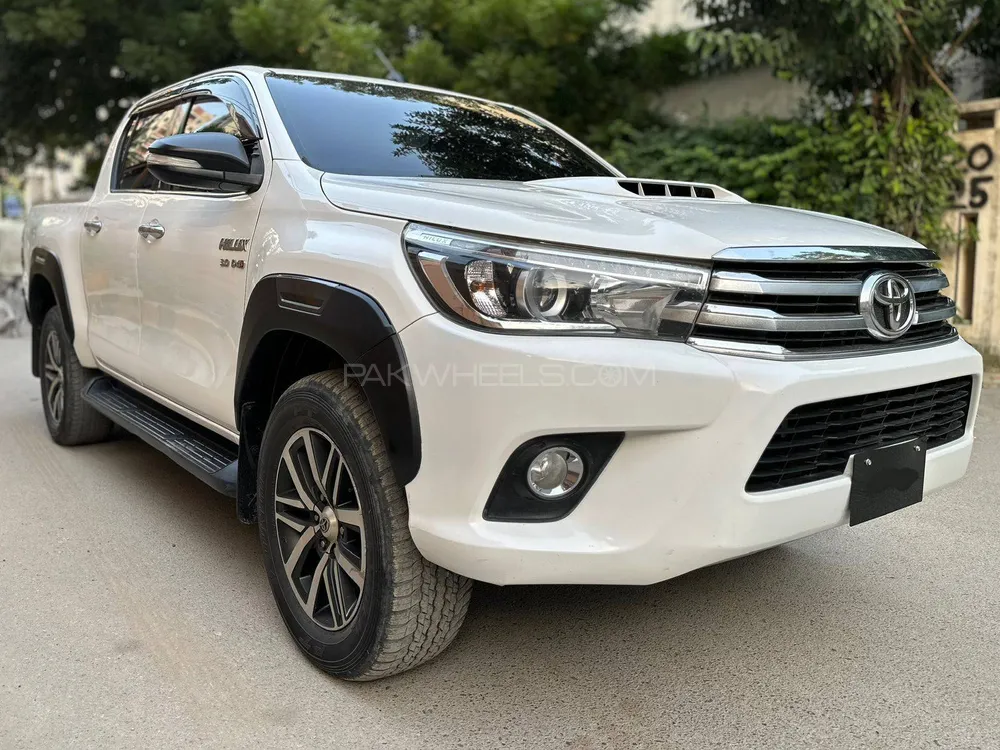 Toyota Hilux 2017 for Sale in Karachi Image-1