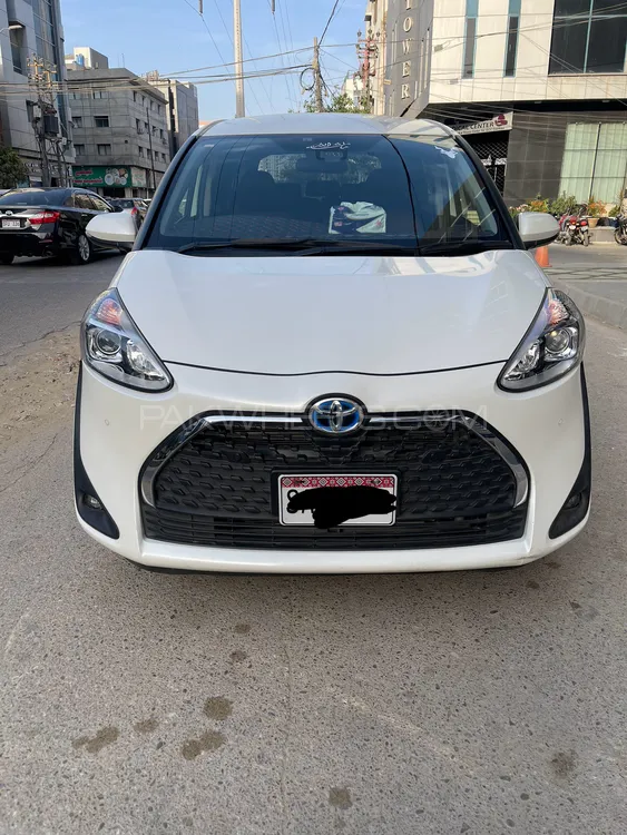 Toyota Sienta 2019 for Sale in Karachi Image-1