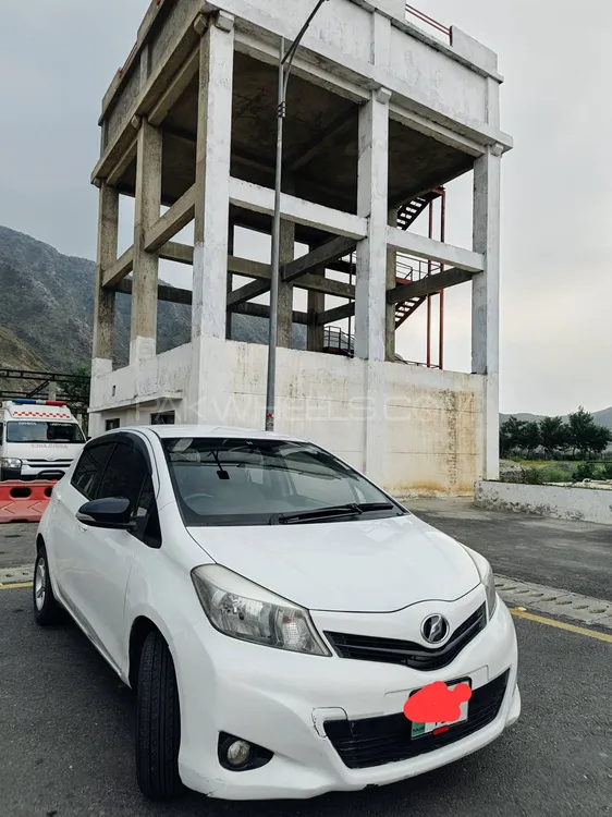 Toyota Vitz 2013 for Sale in Swatmingora Image-1