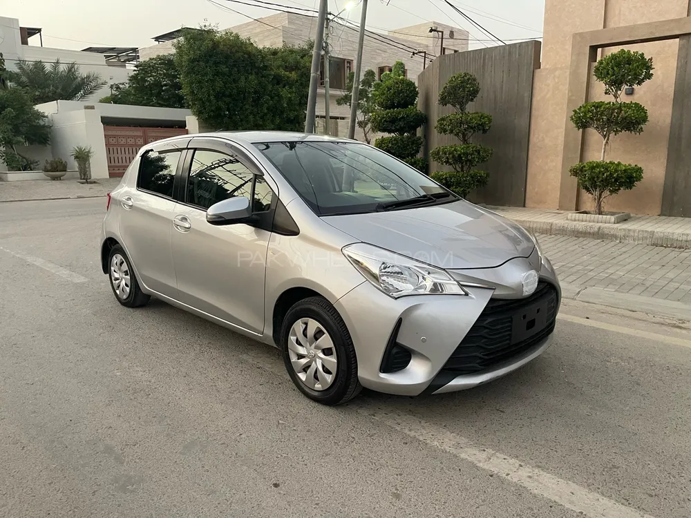 Toyota Vitz 2017 for Sale in Karachi Image-1