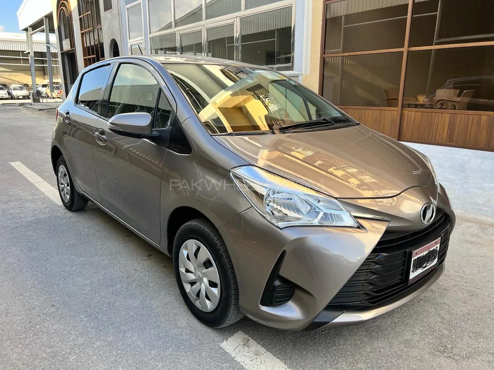 Toyota Vitz 2018 for Sale in Karachi Image-1