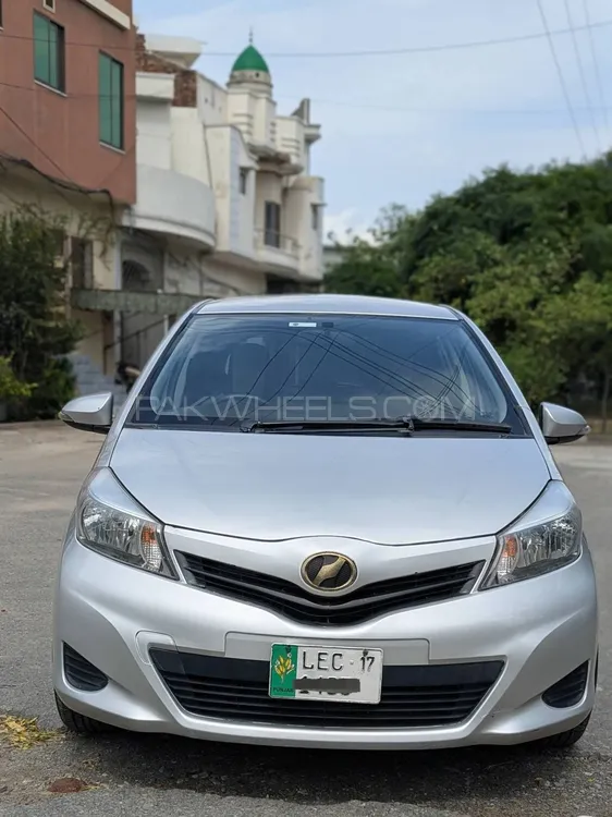 Toyota Vitz 2013 for Sale in Faisalabad Image-1