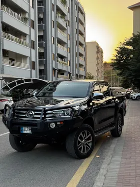 Toyota Hilux Revo V Automatic 2.8 2018