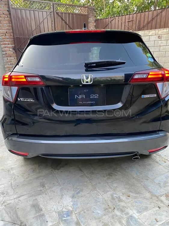 Honda Vezel 2016 for Sale in Mardan Honda Vezel 2016 for Sale in Mardan Image-1