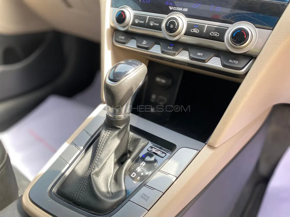 Hyundai Elantra 2023 for Sale in Karachi Hyundai Elantra 2023 for Sale in Karachi Image-15