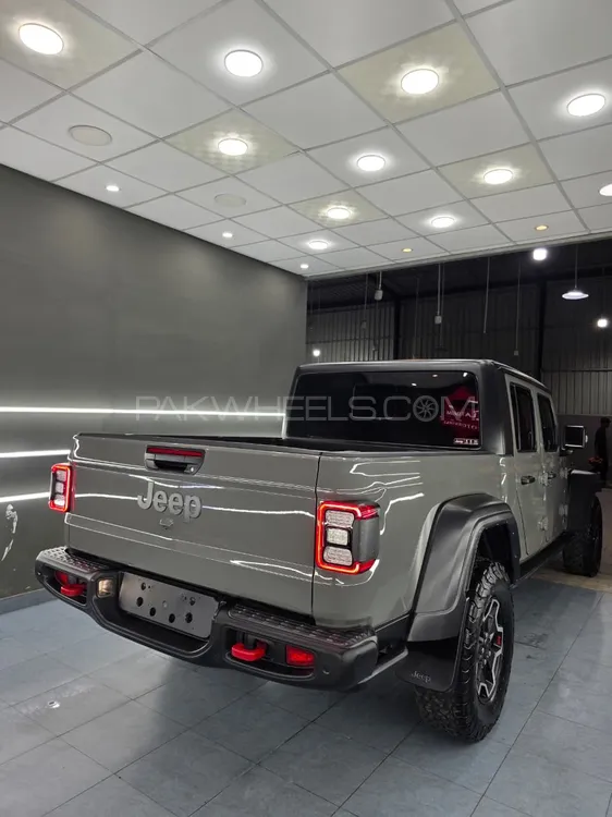 Jeep Gladiator  2022 for Sale in Lahore Jeep Gladiator  2022 for Sale in Lahore Image-4