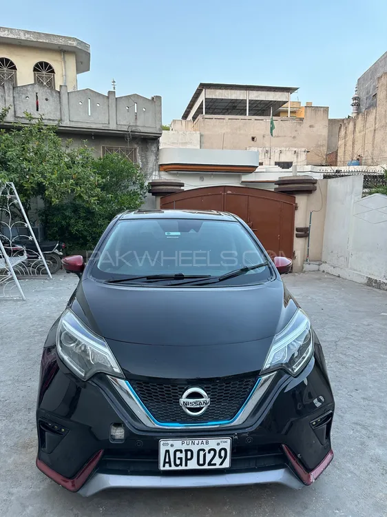 Nissan Note 2017 for Sale in Sialkot Image-1