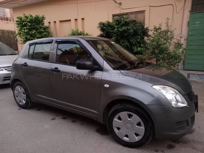 Suzuki Swift 2015 for Sale in Lahore Image-1