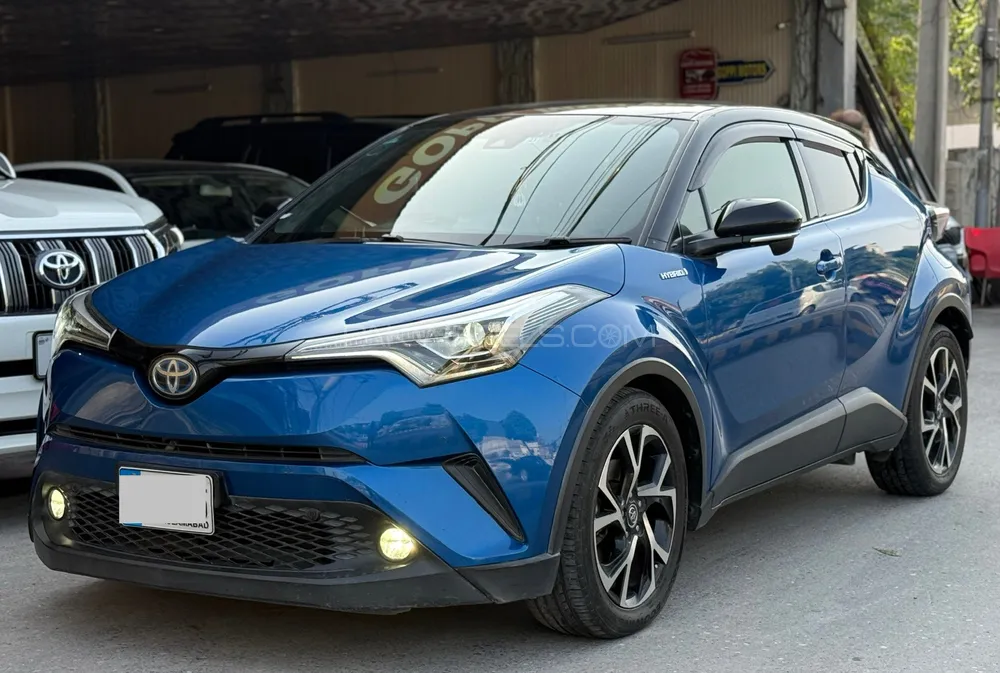 Toyota C-HR 2017 for Sale in Lahore Toyota C-HR 2017 for Sale in Lahore Image-1