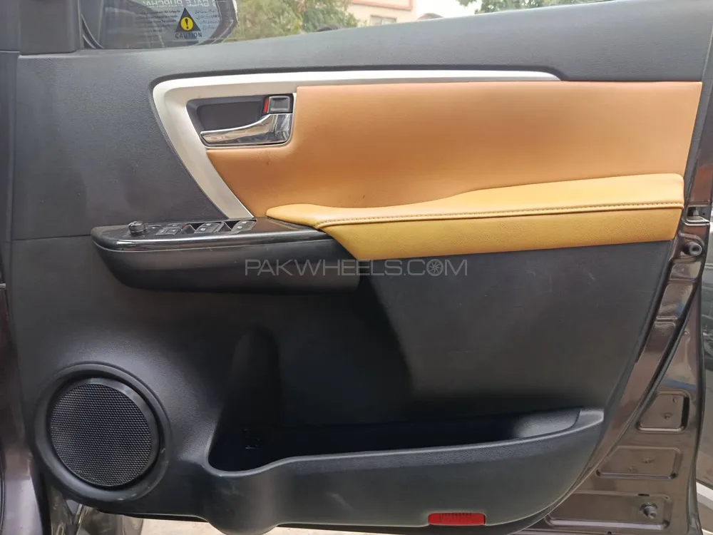 Toyota Fortuner 2018 for Sale in Karachi Toyota Fortuner 2018 for Sale in Karachi Image-10