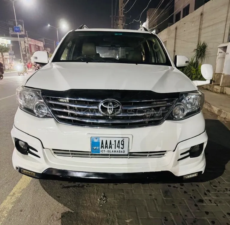 Toyota Fortuner 2015 for Sale in Sialkot Image-1