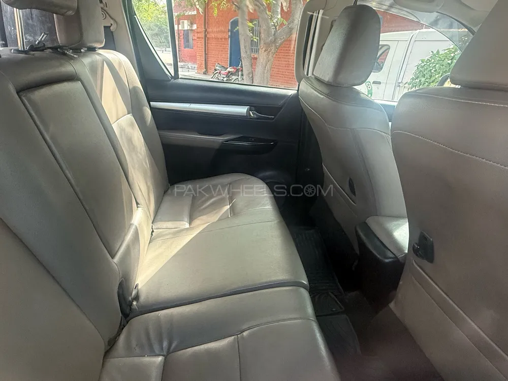 Toyota Hilux 2017 for Sale in Islamabad Toyota Hilux 2017 for Sale in Islamabad Image-7
