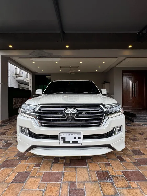 Toyota Land Cruiser 2017 for Sale in Lahore Image-1