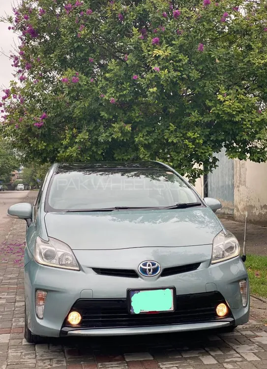 Toyota Prius 2015 for Sale in Islamabad Image-1