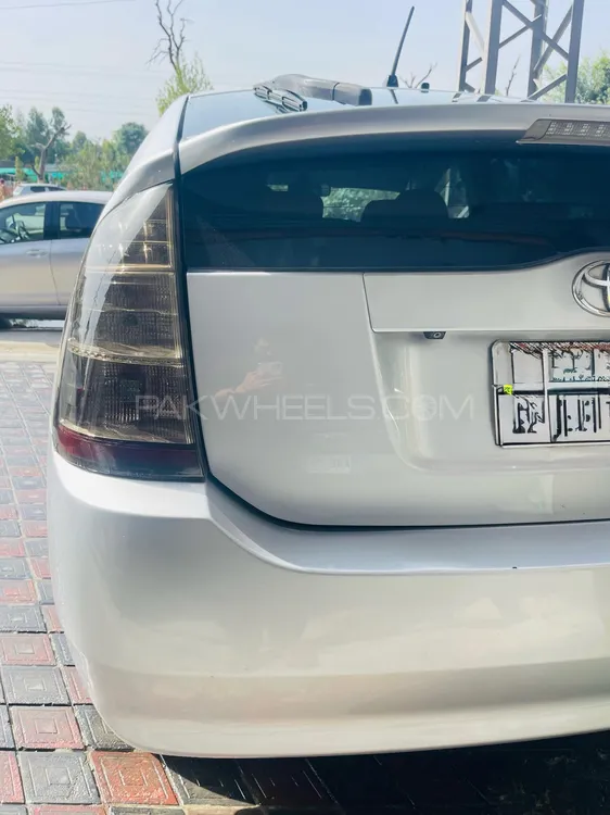 Toyota Prius 2007 for Sale in Attock Toyota Prius 2007 for Sale in Attock Image-5