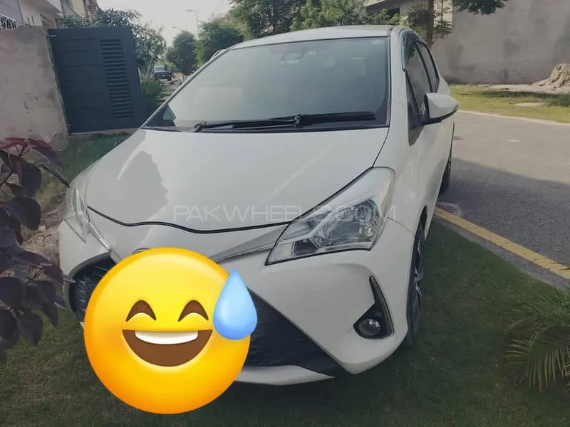 Toyota Vitz 2017 for Sale in Dera Ghazi Khan Image-1