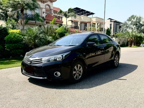 Toyota Corolla Altis Grande CVT-i 1.8 2016