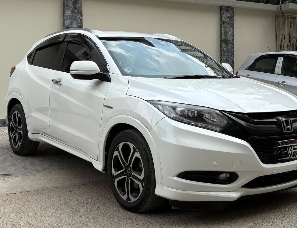 Honda Vezel 2016 for Sale in Karachi Image-1