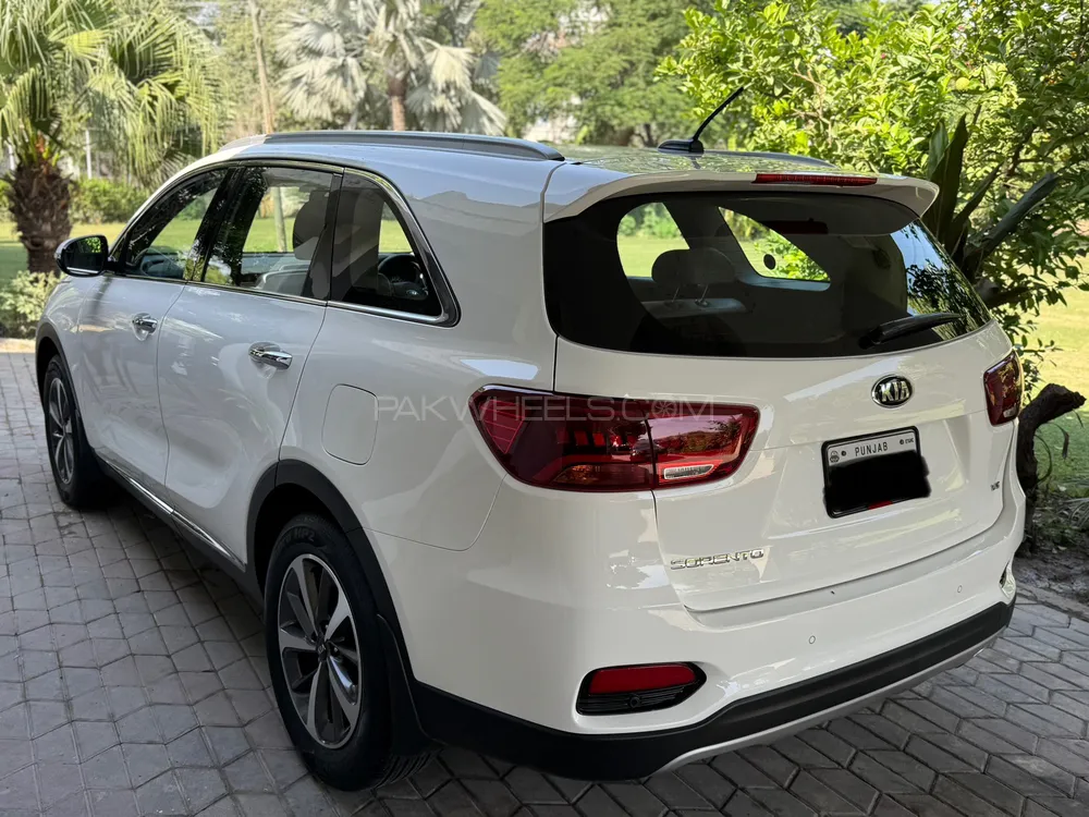 KIA Sorento 2023 for Sale in Lahore KIA Sorento 2023 for Sale in Lahore Image-4