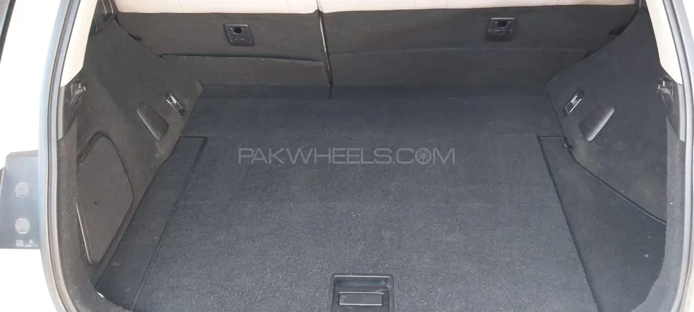 Lexus CT200h 2011 for Sale in Lahore Lexus CT200h 2011 for Sale in Lahore Image-9