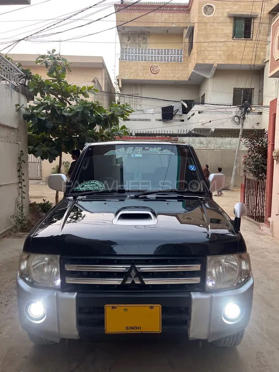 Mitsubishi Pajero Mini 2010 for Sale in Karachi Image-1