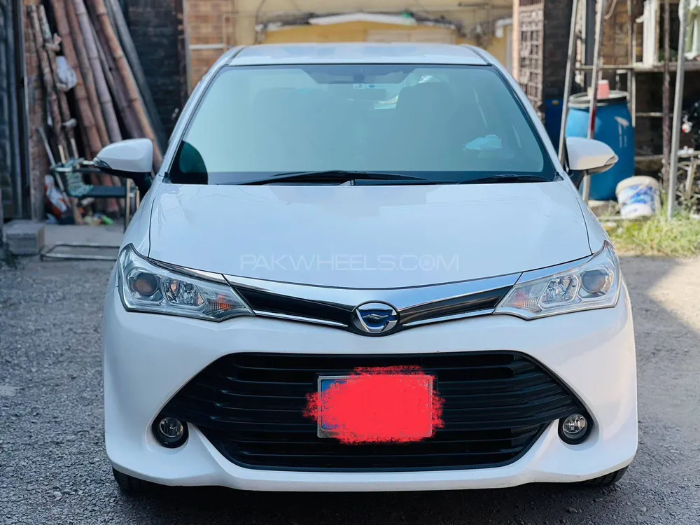 Toyota Corolla Axio 2017 for Sale in Mardan Image-1