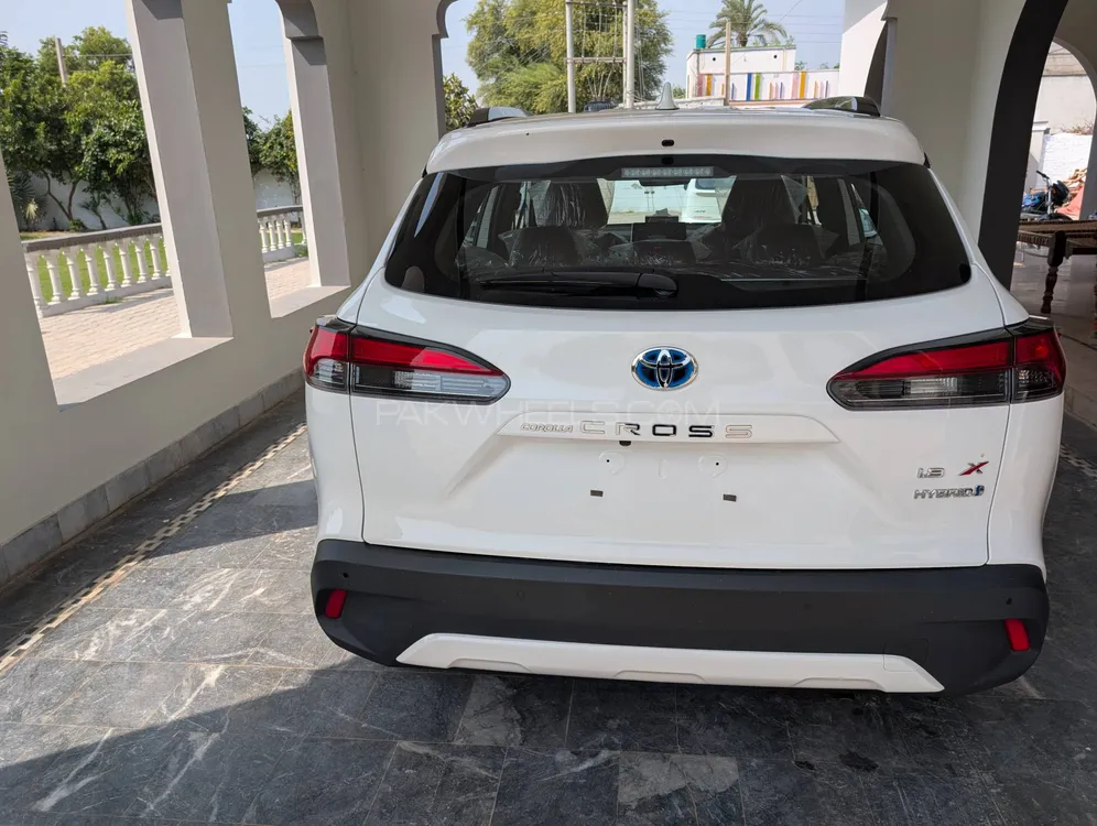 Toyota Corolla Cross 2025 for Sale in Muzaffar Gargh Toyota Corolla Cross 2025 for Sale in Muzaffar Gargh Image-5
