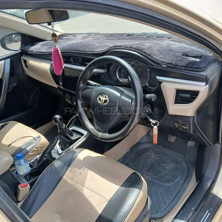 Toyota Corolla 2015 for Sale in Vehari Toyota Corolla 2015 for Sale in Vehari Image-5