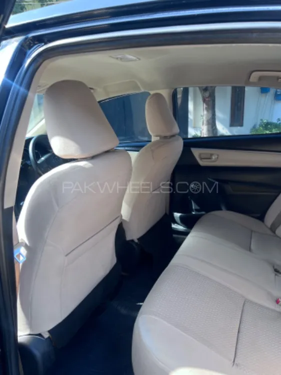 Toyota Corolla 2017 for Sale in Lahore Toyota Corolla 2017 for Sale in Lahore Image-9