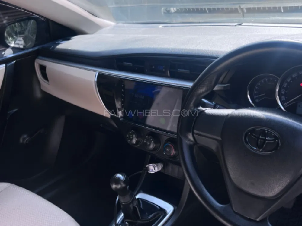 Toyota Corolla 2017 for Sale in Lahore Toyota Corolla 2017 for Sale in Lahore Image-12