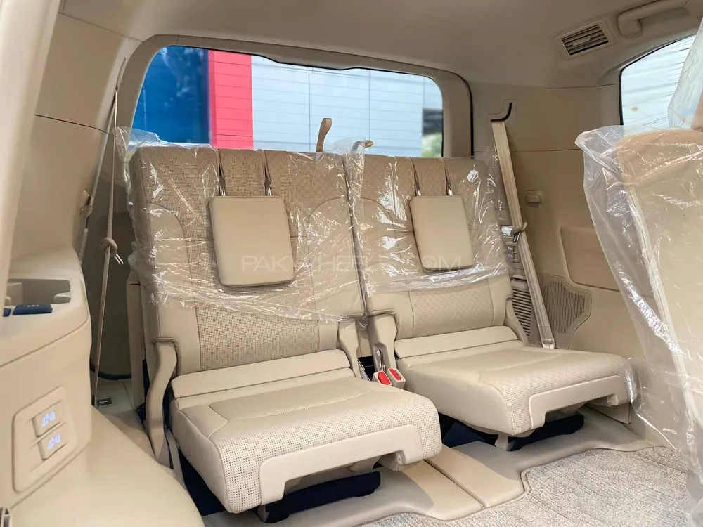 Toyota Land Cruiser 2021 for Sale in Karachi Toyota Land Cruiser 2021 for Sale in Karachi Image-17
