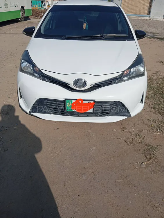 Toyota Vitz 2015 for Sale in Gujranwala Image-1