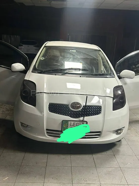 Toyota Vitz 2010 for Sale in Faisalabad Image-1