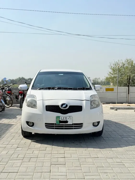 Toyota Vitz 2006 for Sale in Nowshera Image-1