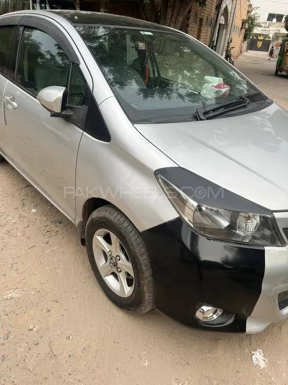 Toyota Vitz 2011 for Sale in Sheikhupura Toyota Vitz 2011 for Sale in Sheikhupura Image-2