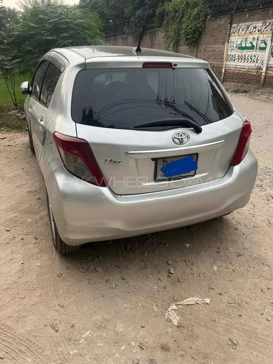 Toyota Vitz 2011 for Sale in Sheikhupura Toyota Vitz 2011 for Sale in Sheikhupura Image-7