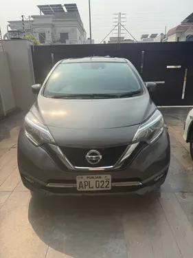 Nissan Note MEDALIST 2017