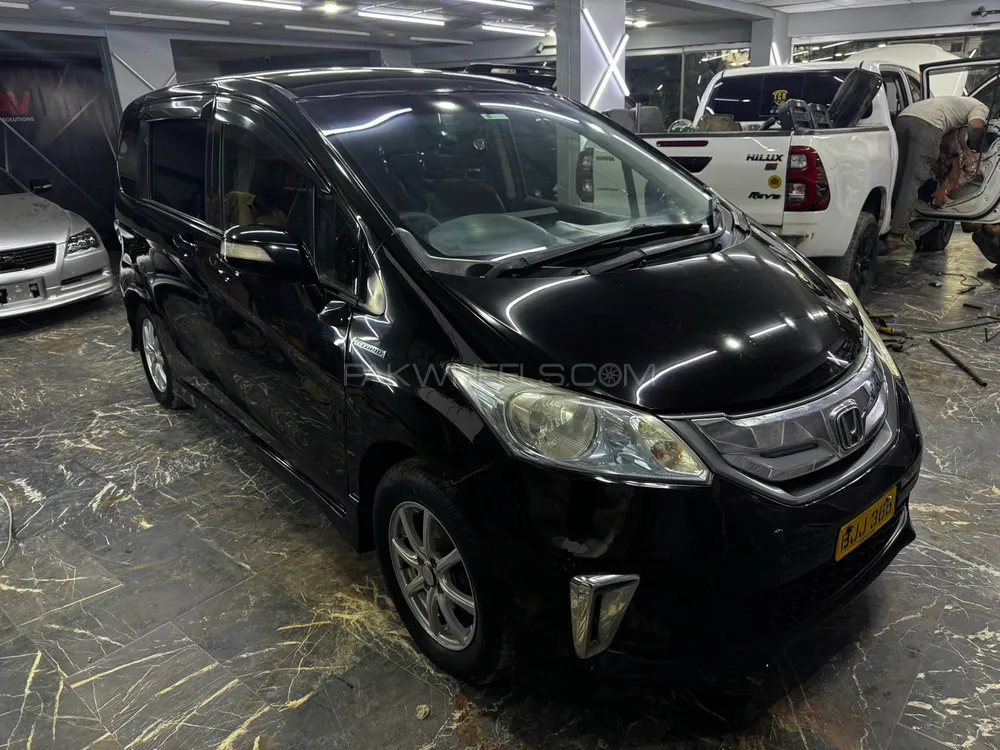 Honda Freed 2013 for Sale in Karachi Image-1