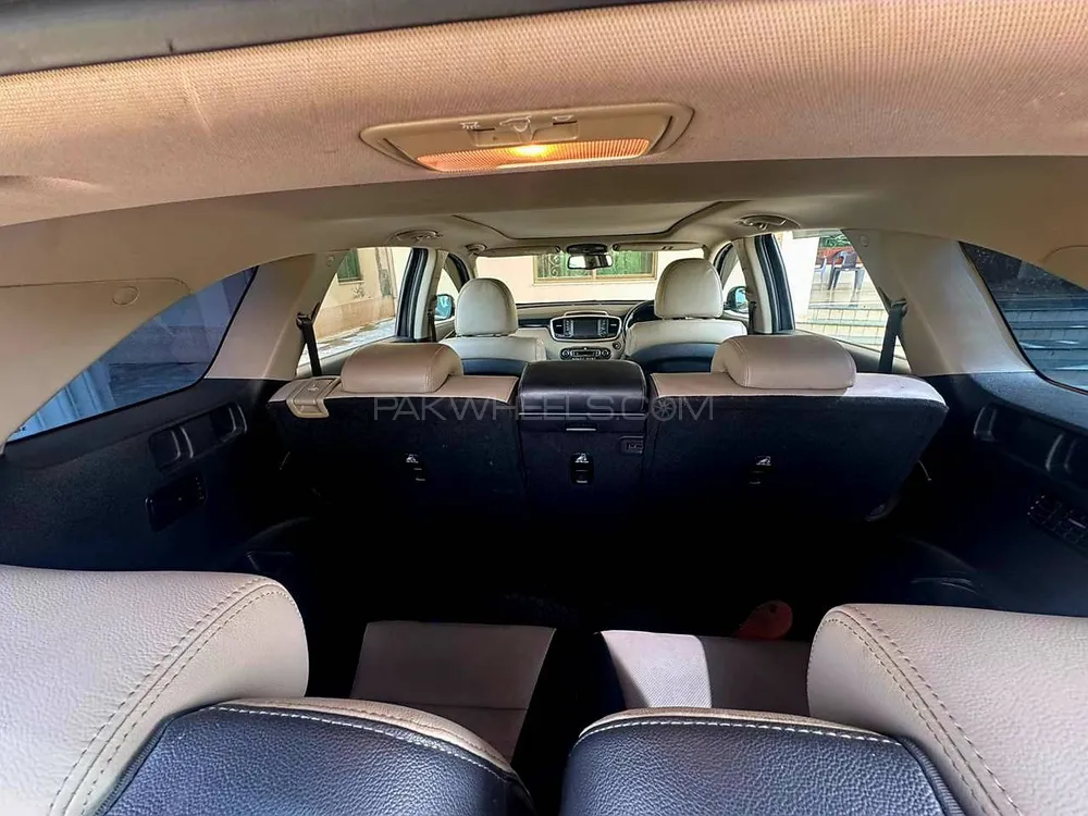 KIA Sorento 2023 for Sale in Sialkot KIA Sorento 2023 for Sale in Sialkot Image-7
