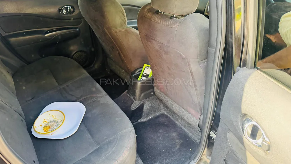 Nissan Note 2017 for Sale in Faisalabad Nissan Note 2017 for Sale in Faisalabad Image-8
