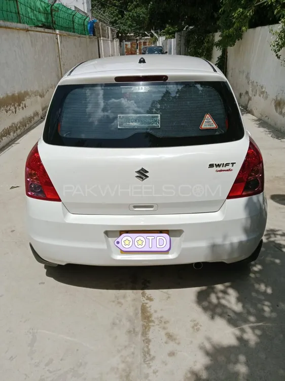 Suzuki Swift 2018 for Sale in Karachi Suzuki Swift 2018 for Sale in Karachi Image-4