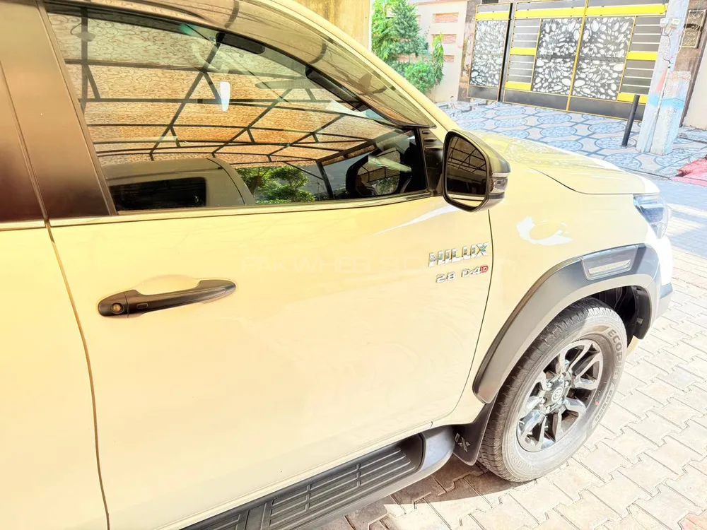 Toyota Hilux 2022 for Sale in Sheikhupura Toyota Hilux 2022 for Sale in Sheikhupura Image-6