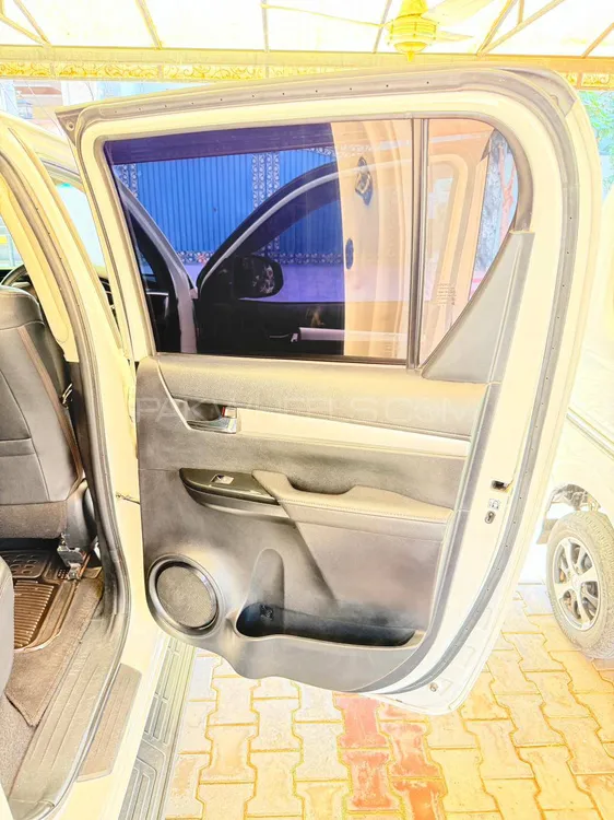Toyota Hilux 2022 for Sale in Sheikhupura Toyota Hilux 2022 for Sale in Sheikhupura Image-4
