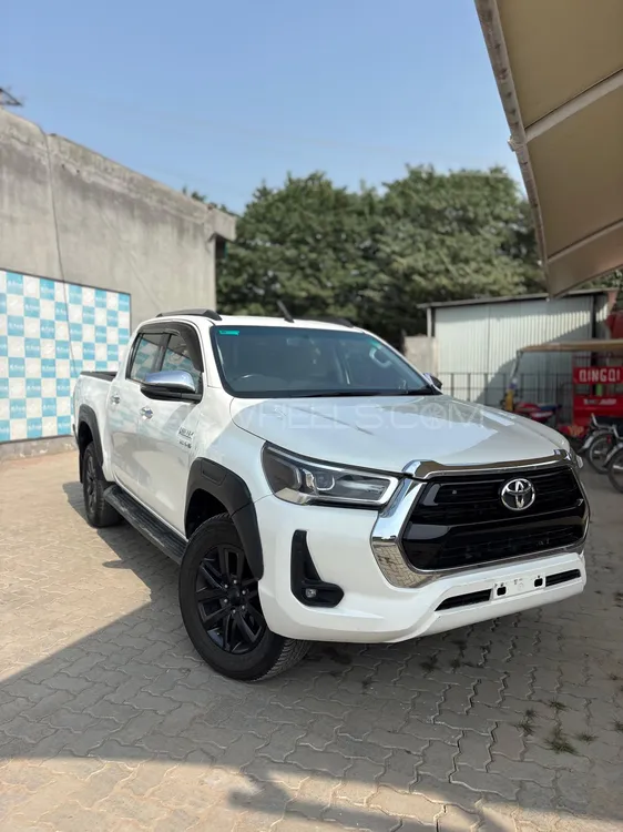 Toyota Hilux 2019 for Sale in Sialkot Image-1