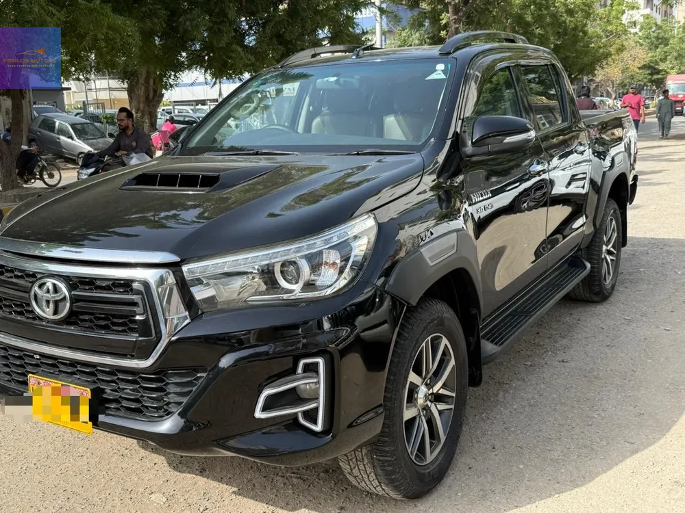 Toyota Hilux 2017 for Sale in Karachi Toyota Hilux 2017 for Sale in Karachi Image-2