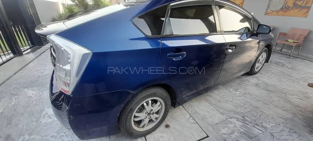 Toyota Prius 2012 for Sale in Lahore Image-1