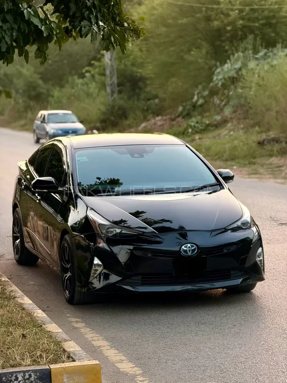 Toyota Prius 2016 for Sale in Faisalabad Image-1